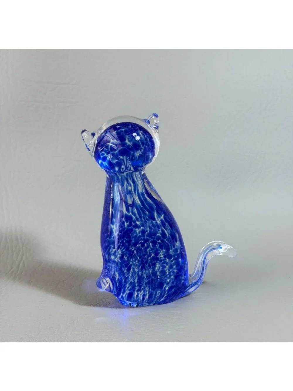 Retro Cobalt Blue Speckled Glass Sitting Cat Statue Clear Tail Paperweight 5